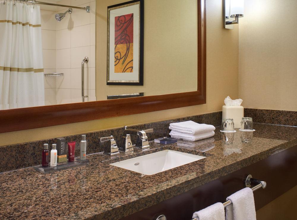 Courtyard By Marriott Chicago At Medical District-Uic Hotel Ngoại thất bức ảnh